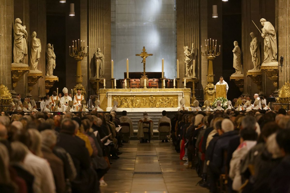 Ordination épiscopale de Mgr Emmanuel Tois. © Yannick Boschat / Diocèse de Paris.