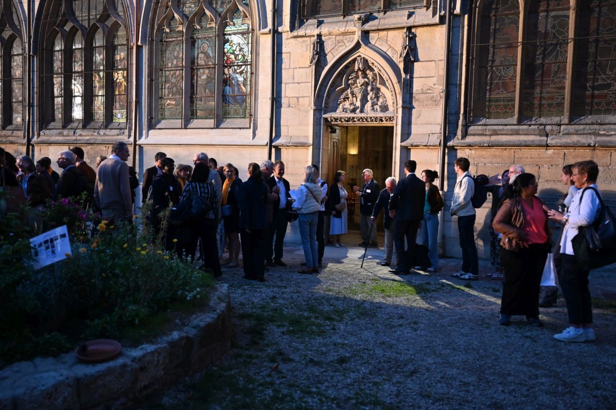 Envoi des baptisés en mission diocésaine 2025. © Marie-Christine Bertin / Diocèse de Paris.
