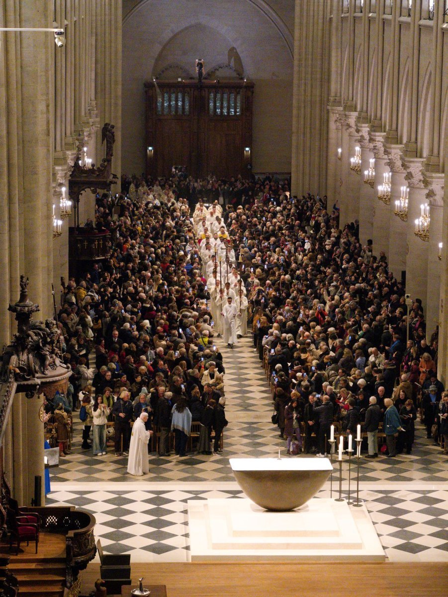 Messe du soir du mercredi 11 décembre 2024 à Notre-Dame de Paris. © Yannick Boschat / Diocèse de Paris.