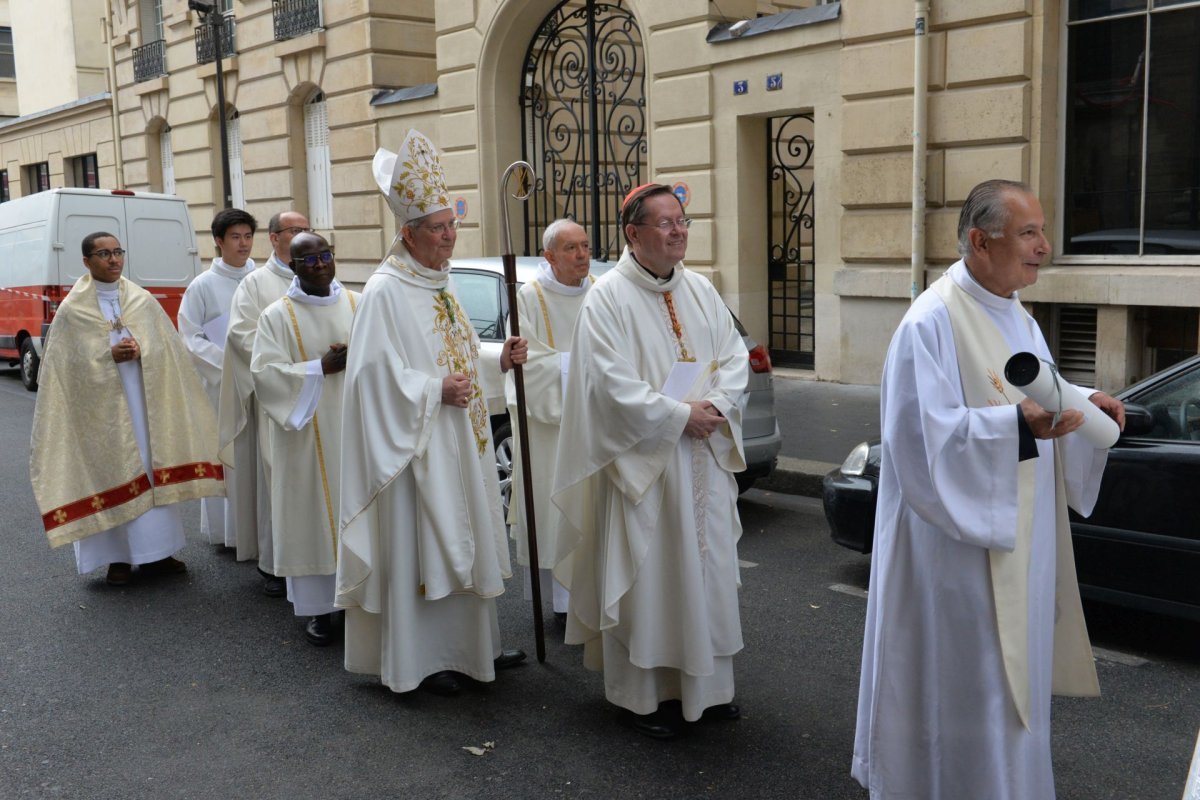 Accueil de Mgr Laurent Ulrich, archevêque de Paris. © Marie-Christine Bertin / Diocèse de Paris.