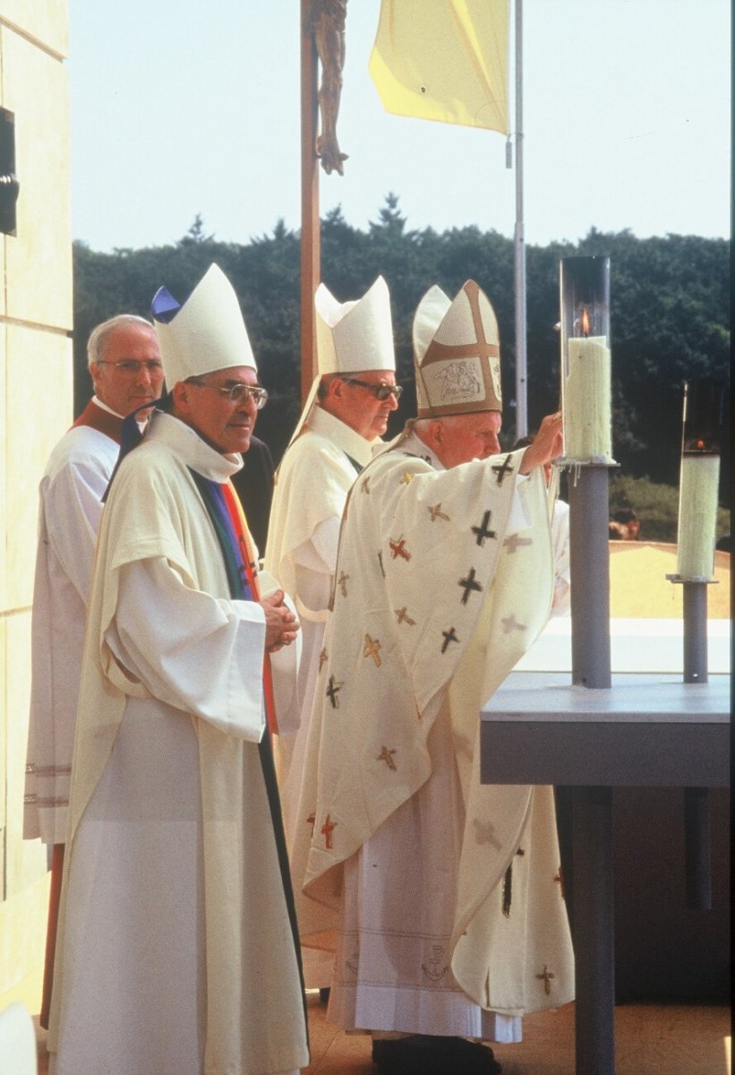 Lors des JMJ à Paris. En août 1997. © D. R..