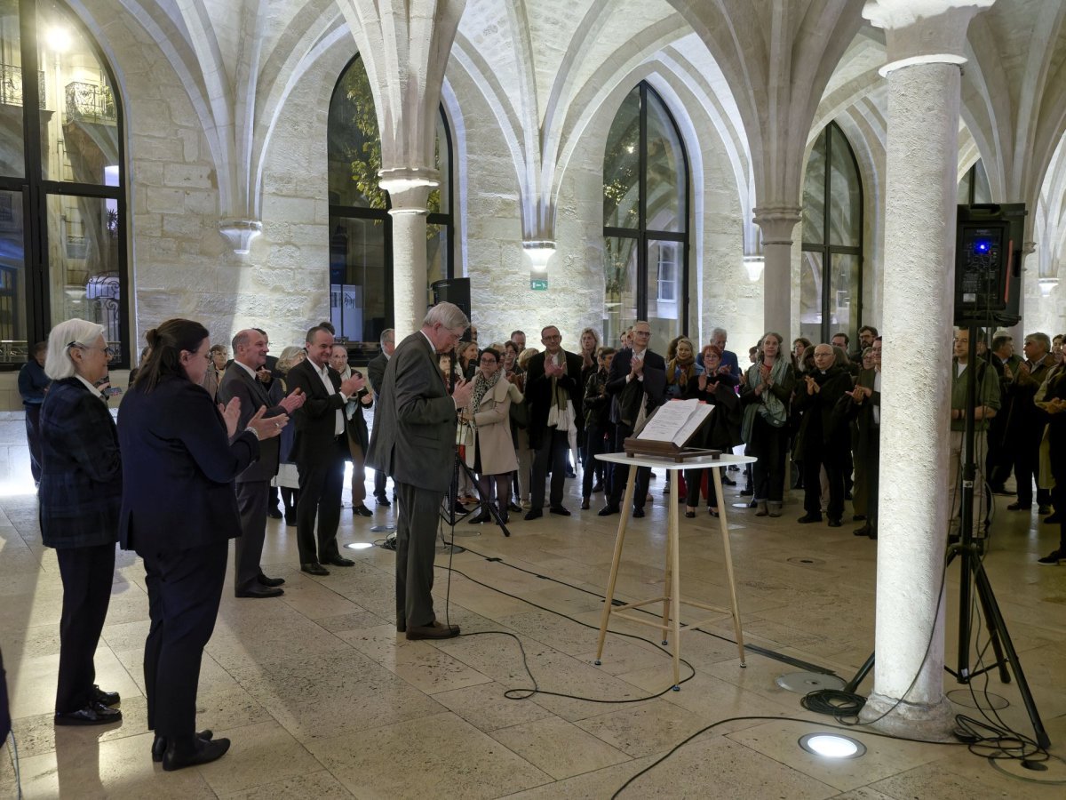 Vernissage de l'exposition “Un patrimoine méconnu”. © Yannick Boschat / Diocèse de Paris.