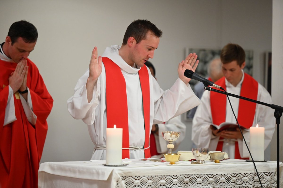 Messe des nouveaux prêtres à la Maison Marie-Thérèse 2025. © Marie-Christine Bertin / Diocèse de Paris.