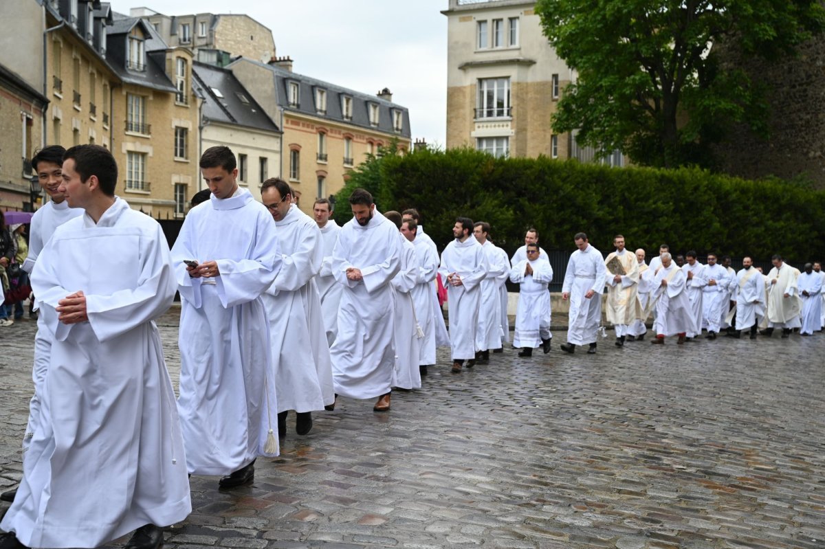 Ordinations diaconales en vue du sacerdoce. © Marie-Christine Bertin / Diocèse de Paris.