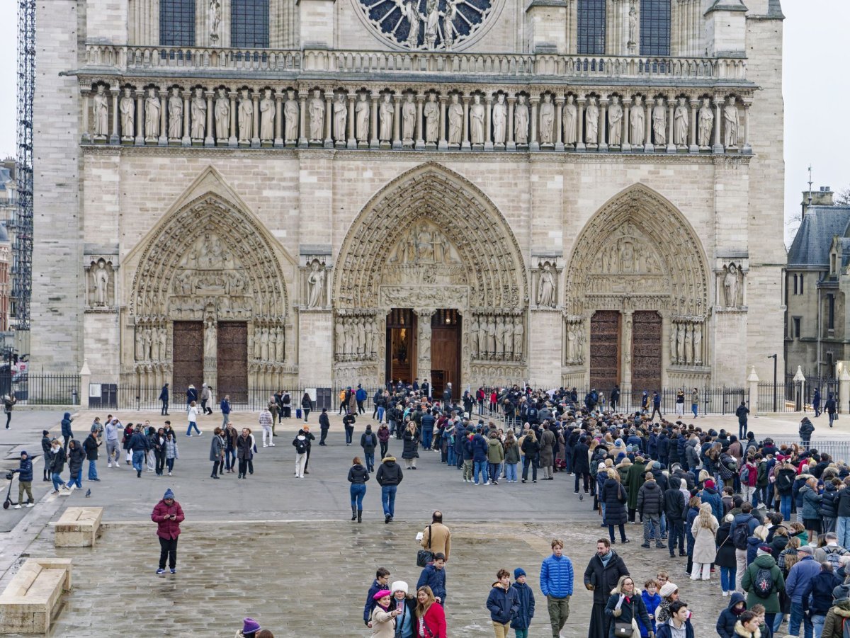 Messe de réouverture de Notre-Dame pour les collégiens et lycéens. © Yannick Boschat / Diocèse de Paris.