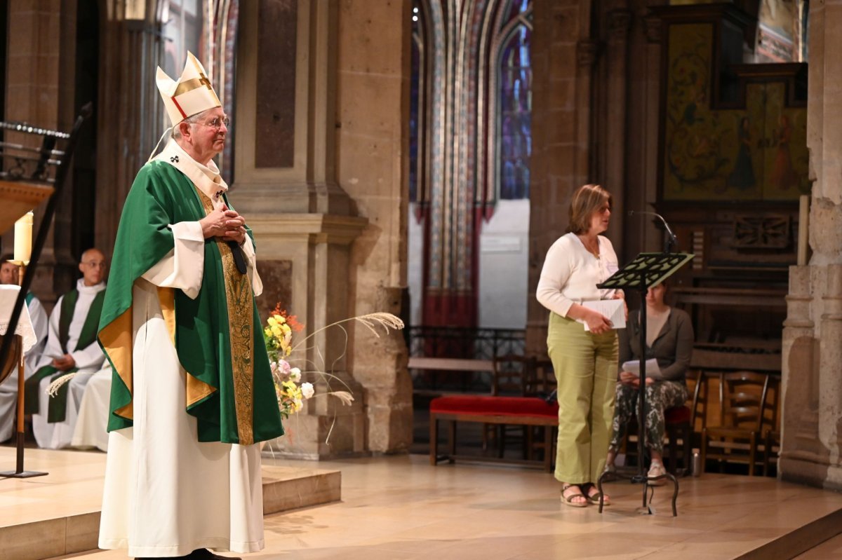 Envoi des baptisés en mission diocésaine 2025. © Marie-Christine Bertin / Diocèse de Paris.