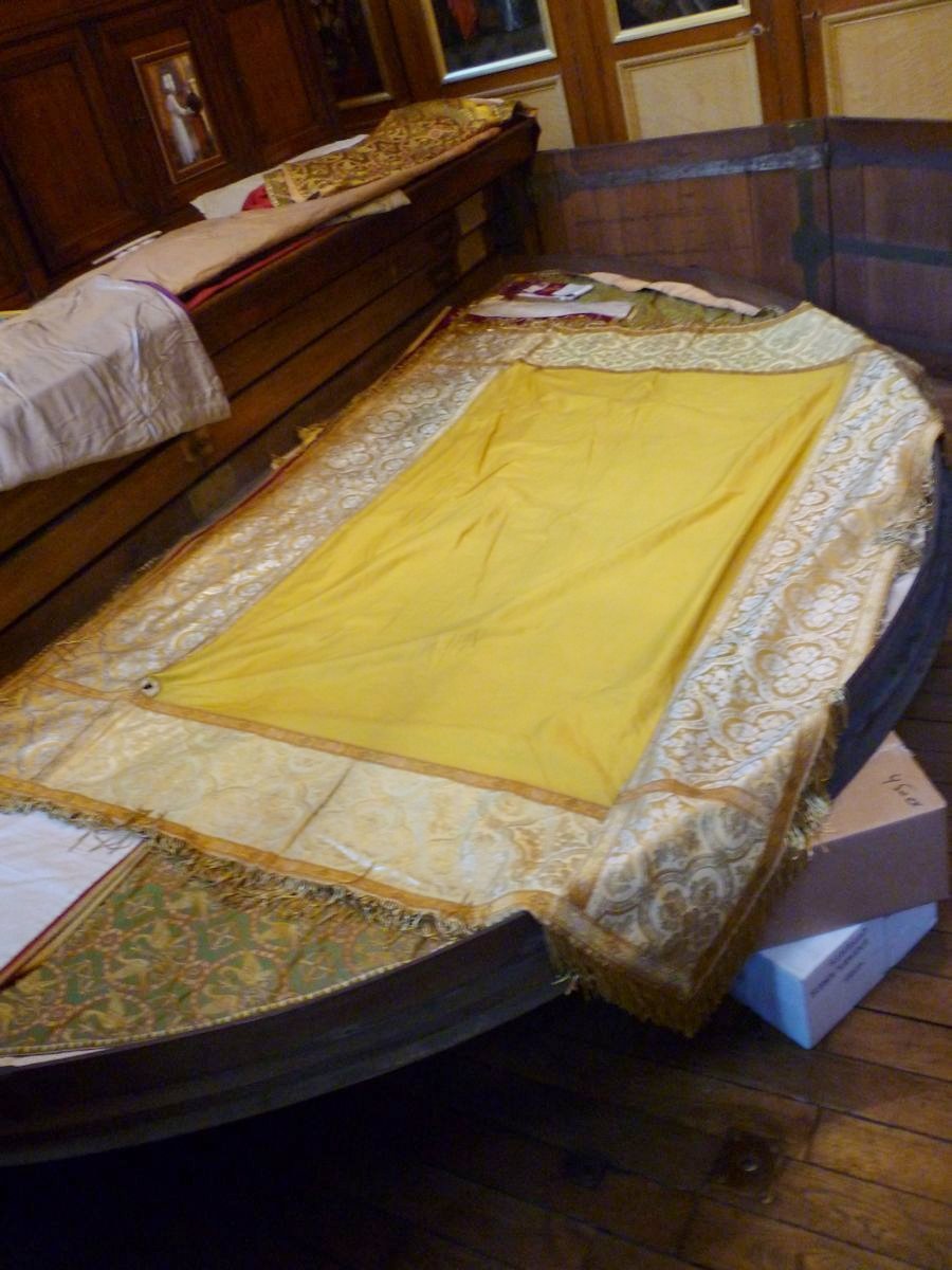 Dais pour la procession du Saint Sacrement. © C. D. A. S.