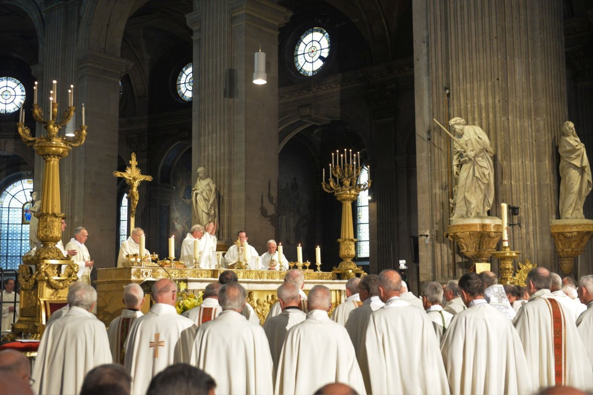 Accueil de Mgr Laurent Ulrich, archevêque de Paris. © Marie-Christine Bertin / Diocèse de Paris.