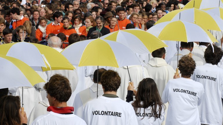 Être volontaire lors de la visite du Pape Léon XIV à Paris