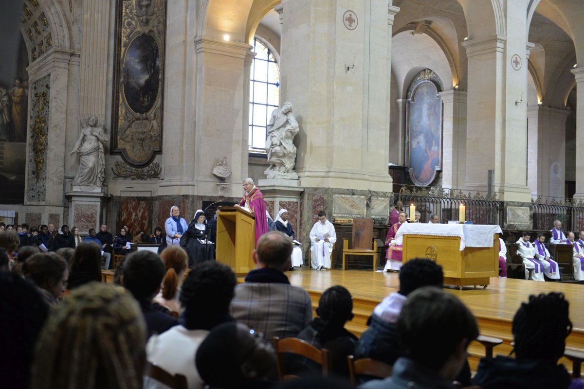Appel décisif des jeunes catéchumènes en 2023. © Marie-Christine Bertin / Diocèse de Paris.