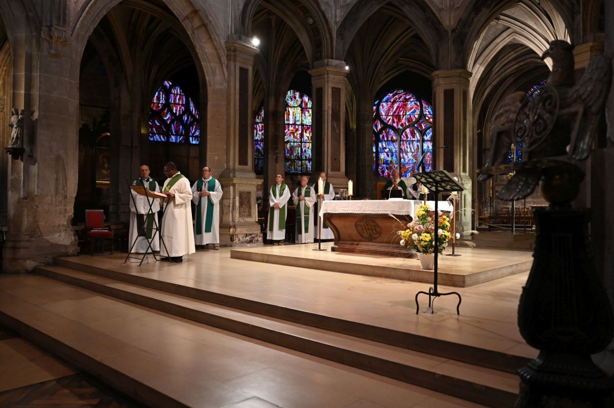 Envoi des baptisés en mission diocésaine 2025. © Marie-Christine Bertin / Diocèse de Paris.