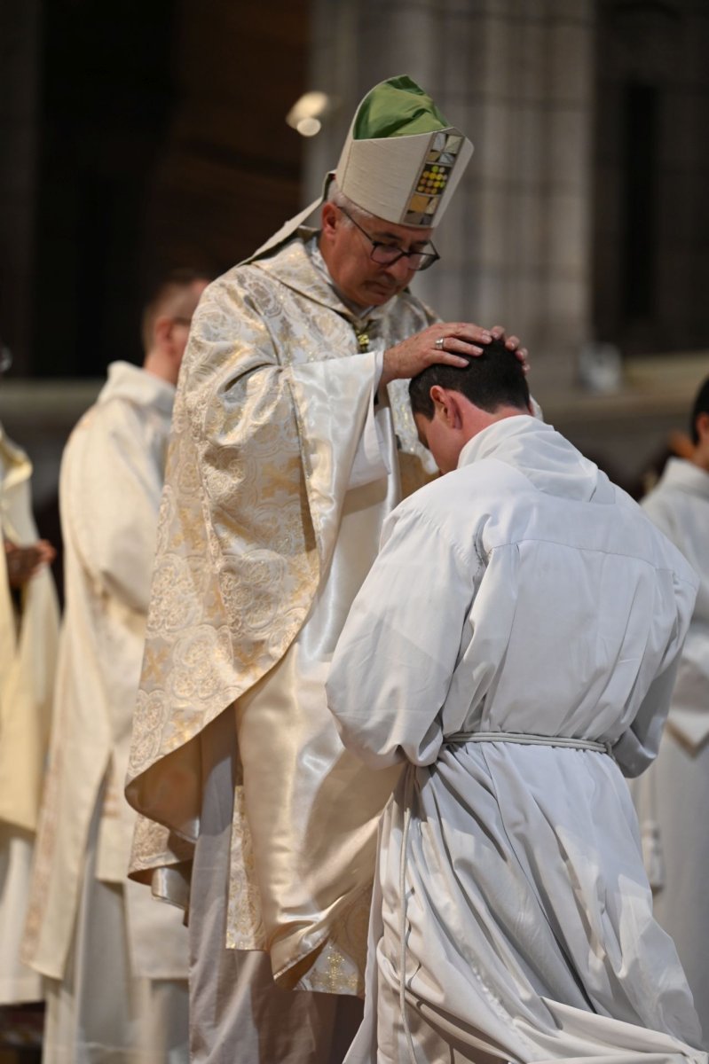 Ordinations diaconales en vue du sacerdoce. © Marie-Christine Bertin / Diocèse de Paris.