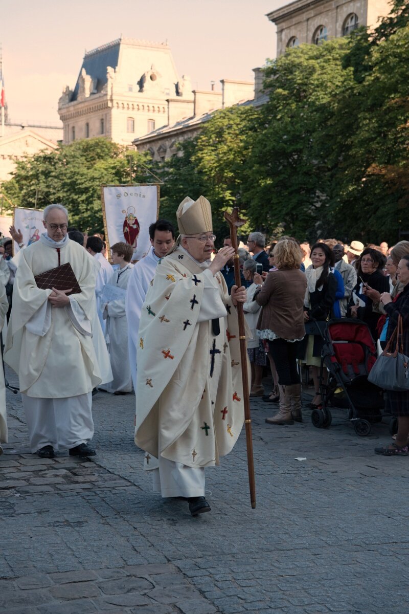 Procession d'entrée. © Yannick Boschat / Diocèse de Paris.