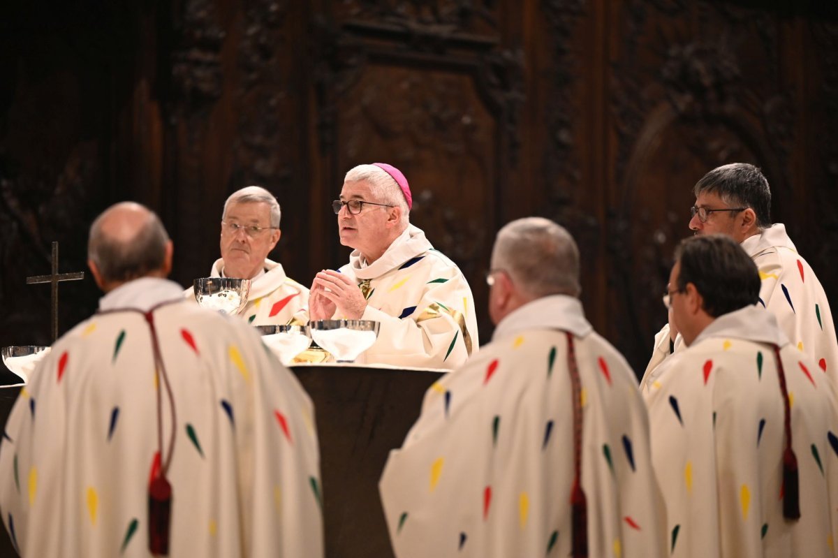 Messe du soir du vendredi 13 décembre 2024 à Notre-Dame de Paris. © Marie-Christine Bertin / Diocèse de Paris.