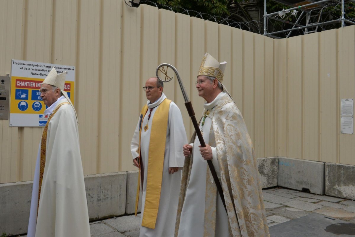 Accueil de Mgr Laurent Ulrich, archevêque de Paris. © Marie-Christine Bertin / Diocèse de Paris.