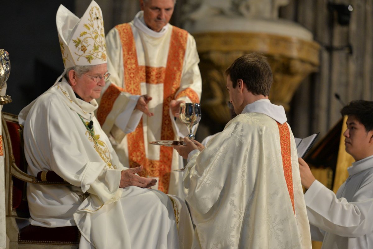 Ordination sacerdotale 2022 : rites complémentaires. © Marie-Christine Bertin / Diocèse de Paris.