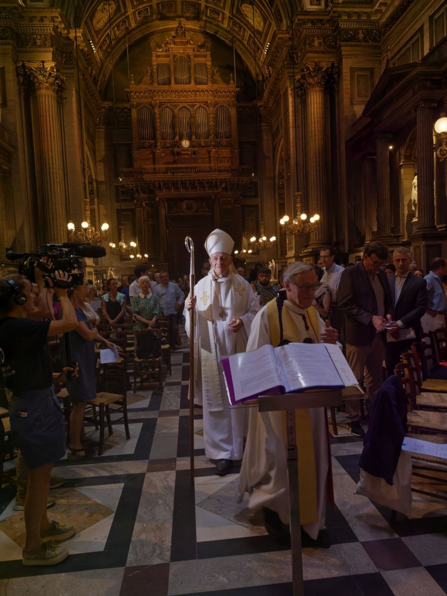 Bénédiction de la chapelle Notre-Dame des Sportifs. © Yannick Boschat / Diocèse de Paris.