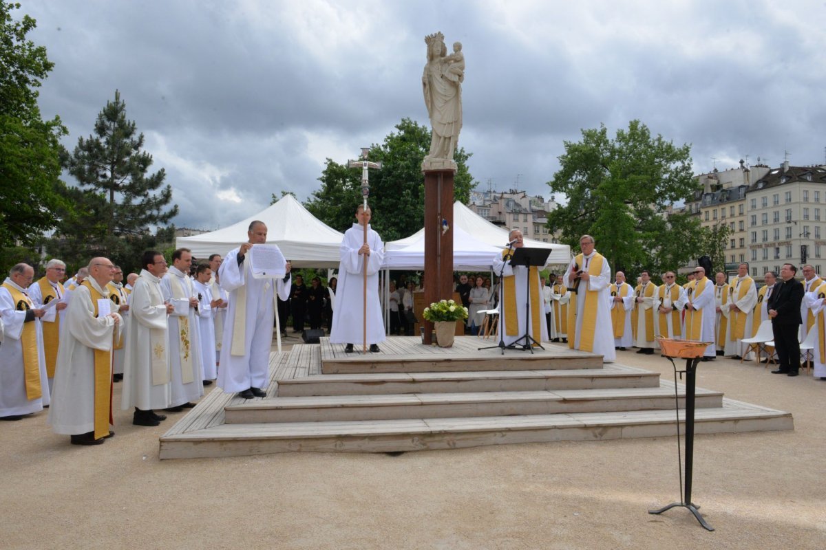 Accueil de Mgr Laurent Ulrich, archevêque de Paris. © Marie-Christine Bertin / Diocèse de Paris.