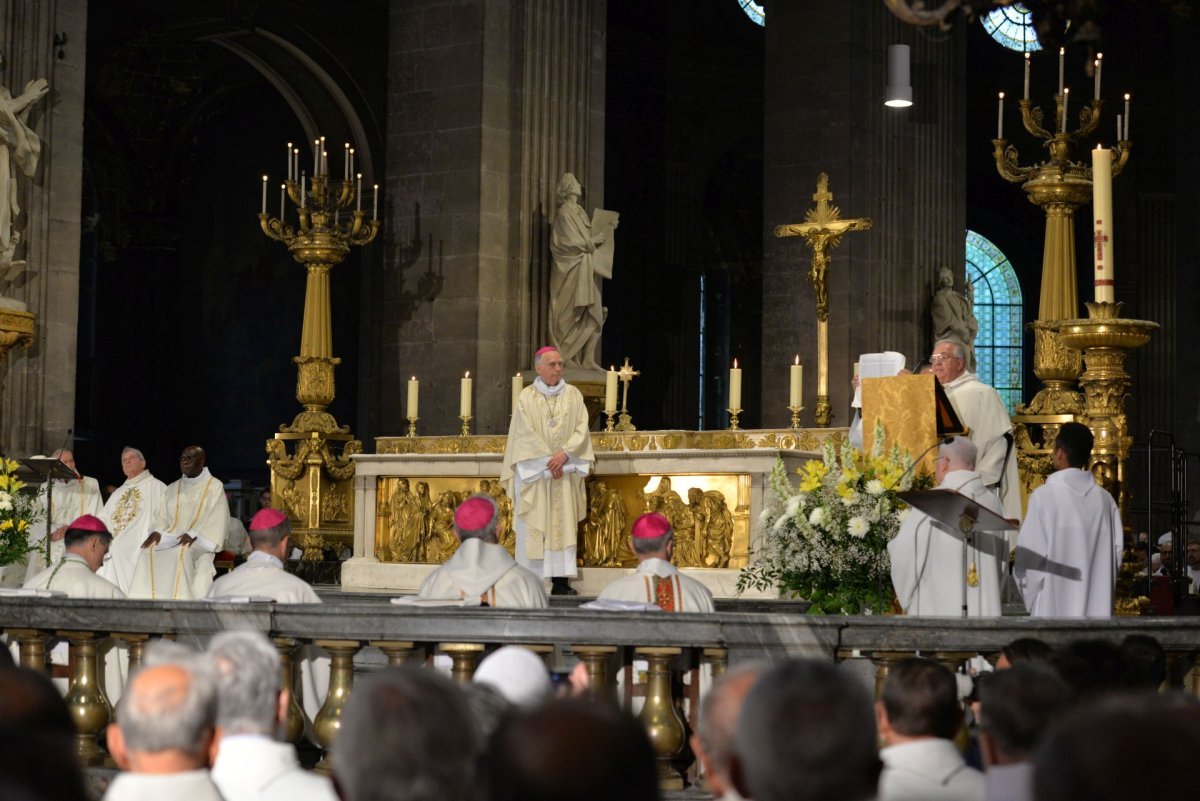 Accueil de Mgr Laurent Ulrich, archevêque de Paris. © Marie-Christine Bertin / Diocèse de Paris.