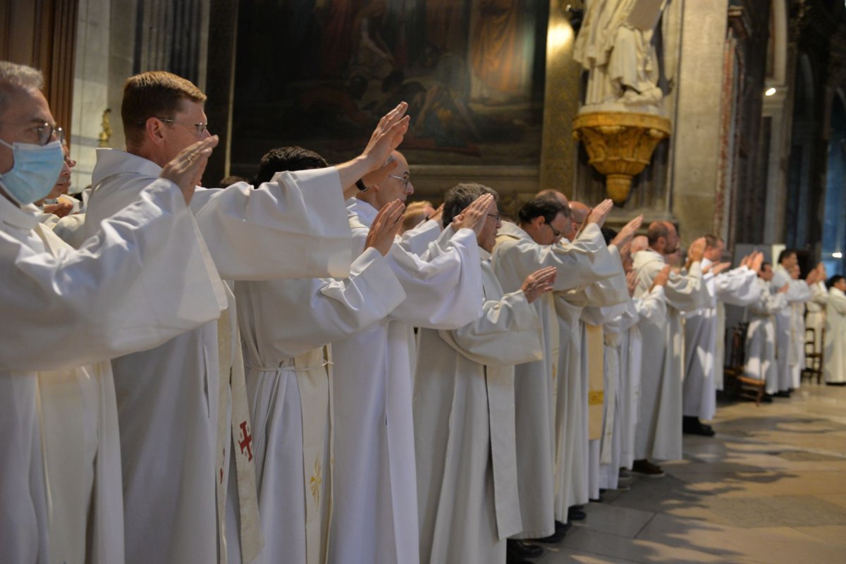 Accueil de Mgr Laurent Ulrich, archevêque de Paris. © Marie-Christine Bertin / Diocèse de Paris.