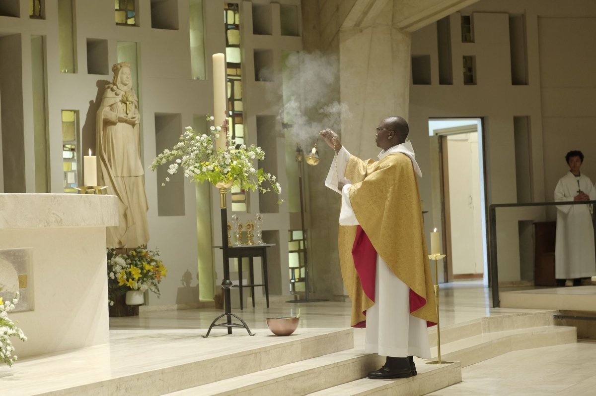Messe d'action de grâce pour la béatification du père Henri Planchat. © Trung Hieu Do / Diocèse de Paris.