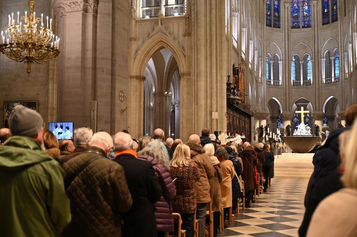 Messe en présence des services diocésains et de l'Atelier de Notre-Dame. © Marie-Christine Bertin / Diocèse de Paris.