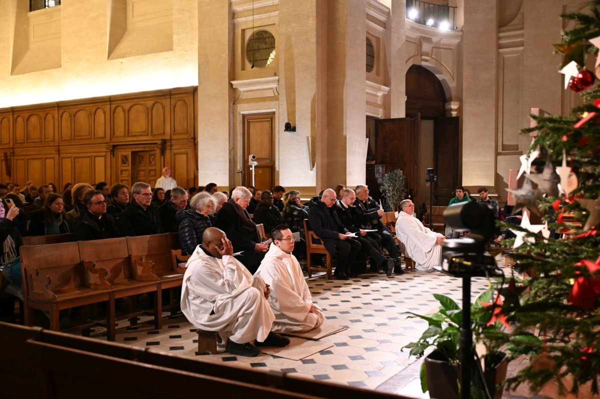 Prière du soir au Temple de Pentemont. © Marie-Christine Bertin / Diocèse de Paris.