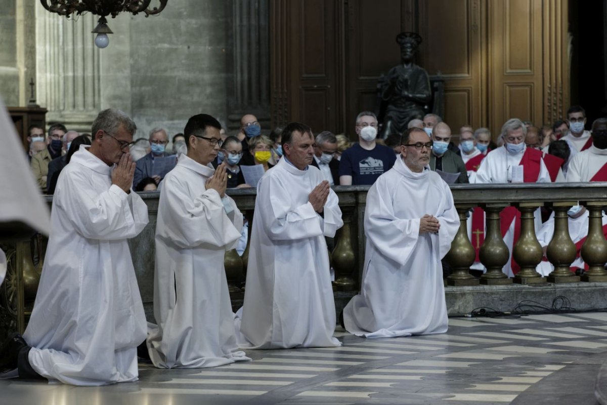 Ordinations des diacres permanents 2021. © Yannick Boschat / Diocèse de Paris.
